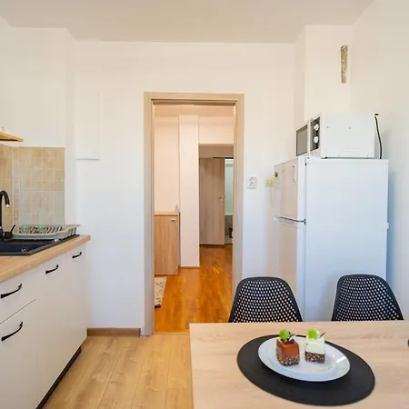 Playful Retreat - 1br Cozy Bükreş