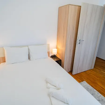 Apartment Playful Retreat - 1br Cozy